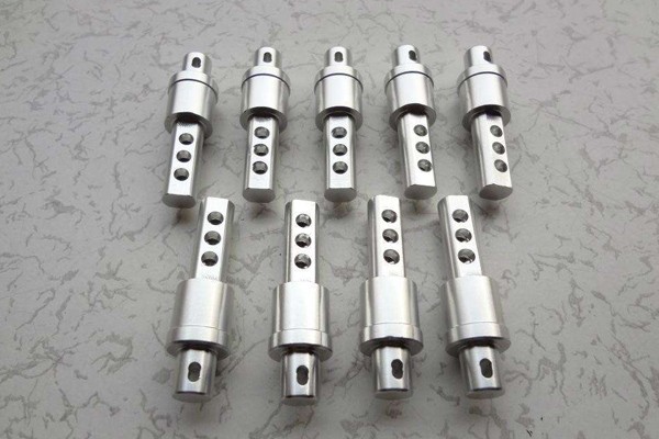 CNC加工（gōng）中心完成切槽加工的方法