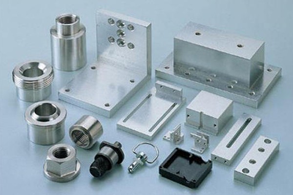 精密零件加工的(de)生產具體有哪(nǎ)些要點呢